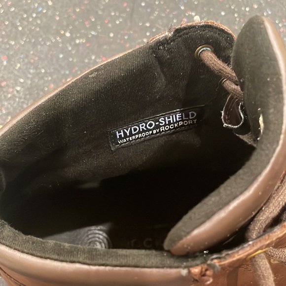 Selling brown Rockport boots. Mens Size 10.5. Brown leather boots. - Picture 3 of 4